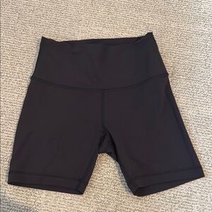 Lululemon wunder train shorts